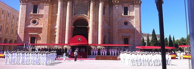 Los príncipes de Asturias presiden la entrega de Despachos en San Fernando