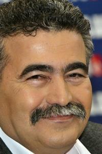 Peretz dice que se aliar con Olmert y no con la derecha para gobernar Israel