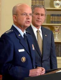 El Senado de los EEUU confirma a Michael Hayden como nuevo director de la CIA