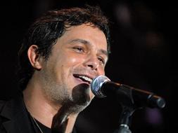 Un juez de Miami amenaza con detener a Alejandro Sanz si no testifica