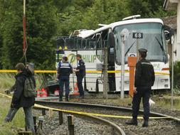 Siete nios muertos al chocar un tren contra un autobs escolar en Francia