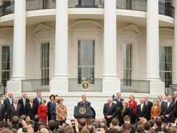 Obama se rene con Bush en la Casa Blanca por primera vez tras su triunfo electoral el pasado martes 