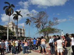 Cientos de cubanos solicitan la nacionalidad espaola