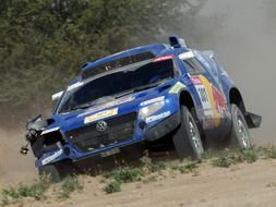 Marc Coma y Carlos Sainz siguen mandando en el Dakar