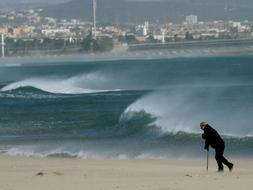 La costa cantbrica contina en alerta naranja