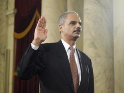 La 'era Obama' sigue con el cambio y suma a su equipo a Eric Holder, el primer secretario de Justicia negro