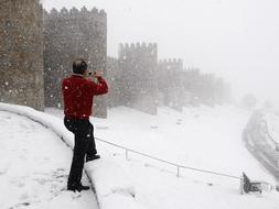 La nieve mantiene en alerta a siete comunidades