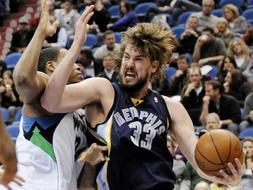 Marc Gasol sigue firme pero los Grizzlies extienden su racha negativa