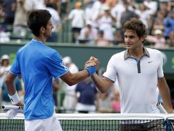 Djokovic acecha a Federer en el segundo puesto