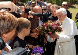 El Papa se fractura una mueca tras sufrir una cada durante sus vacaciones