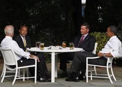 Obama celebra la 'cumbre cervecera' con los protagonistas del sonado altercado racial