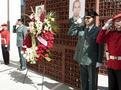 El Parlamento vasco homenajea a Carlos Senz de Tejada y Diego Salv con una ofrenda floral