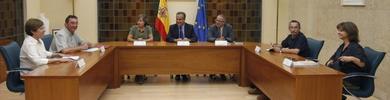 El Gobierno acuerda con los partidos de izquierda ampliar la ayuda de 420 euros al 1 de enero