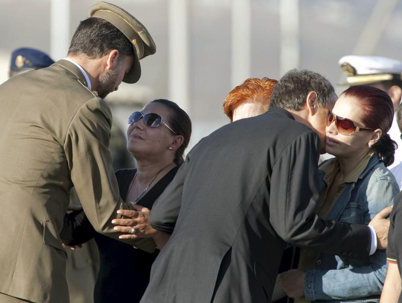 Dolor y emoción en el funeral del cabo muerto en Afganistán