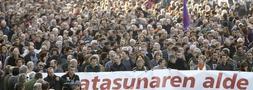 Multitudinaria protesta en San Sebastin por las detenciones contra Batasuna