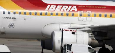 Iberia cancela cuatro vuelos transocenicos por la huelga de los tripulantes de cabina