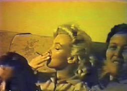 Subastan en Internet una cinta casera en la que aparece Marilyn Monroe fumando marihuana