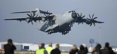 El primer vuelo del A400M hace realidad el proyecto europeo de avin gigante