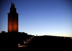 Los edificios ms emblemticos de Espaa se 'visten' de azul para recibir a Europa