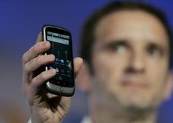 Google presenta Nexus One, su primer telfono mvil inteligente para hacer sombra al iPhone