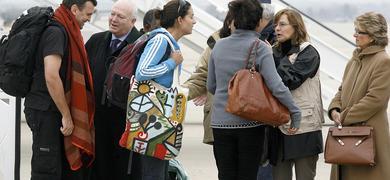 Por la noche se escucha caer las casas y a la gente gritando por los muertos