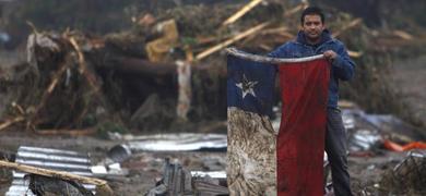 Un muerto y 55 detenidos por violar la primera noche de toque de queda en las zonas ms afectadas por el terremoto