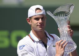 Roddick arrasa con su saque a Berdych