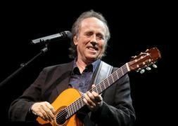 Serrat ofrece a Miguel Hernndez su homenaje ms ntimo