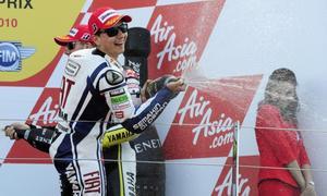 Lorenzo gana en Silverstone y se destaca en el Mundial 