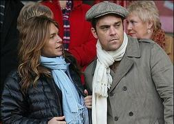 Robbie Williams dar el 's quiero' a la actriz Ayda Field