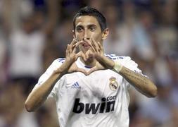 Doblete de Benzema en el debut de Ozil