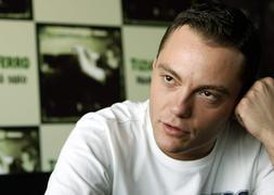 Tiziano Ferro revela que es gay