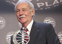 Eduardo Mendoza gana el premio Planeta 2010 con una novela de intriga y reflexin