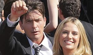 Charlie Sheen se divorcia