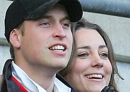 Guillermo de Inglaterra se casar con Kate Middleton en 2011