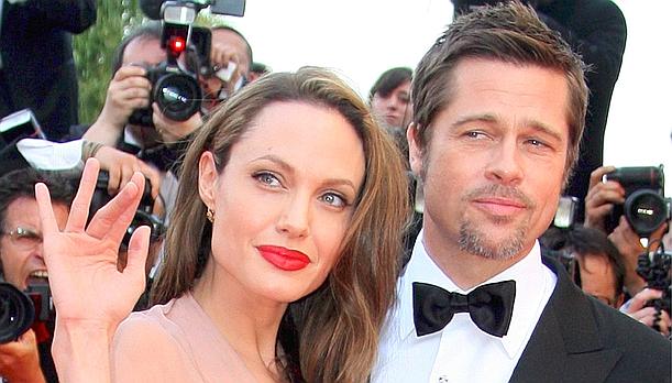 Brad Pitt elige los vestidos de su mujer