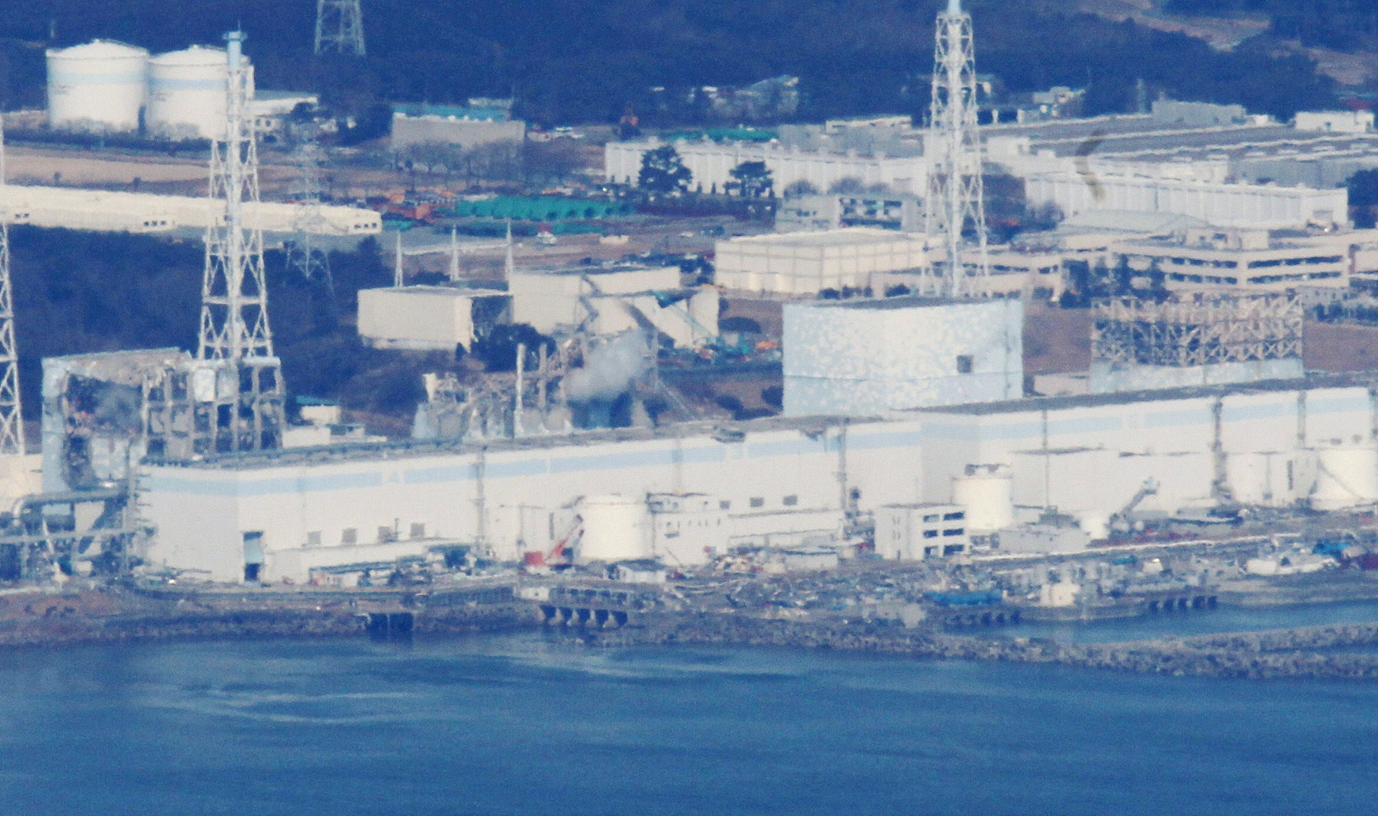 Japn confa su suerte al operativo terrestre para bombear agua y as enfriar la central nuclear de Fukushima