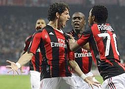 Pato ilumina al Milan