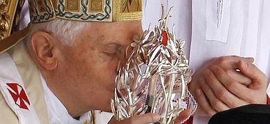 Benedicto XVI proclama beato a Juan Pablo II