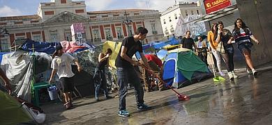 Los indignados de Sol niegan problemas de seguridad o salud