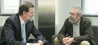 Rajoy emplaza a patronal y sindicatos a consensuar propuestas antes del 12 de enero