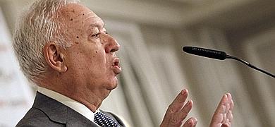 Margallo: El Rey nos est sacando las castaas del fuego en algunos pases