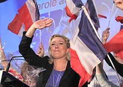 Le Pen pide el voto til para llegar a la segunda vuelta