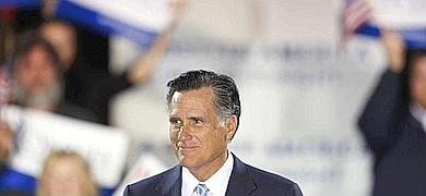 Romney avanza en la soledad