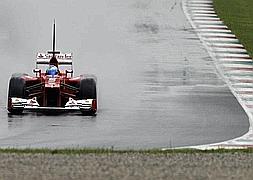 Alonso se sale de pista en Mugello