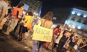 Los 'indignados' toman la plaza un ao despus