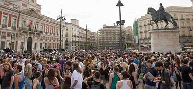 Varios cientos de 'indignados' se concentran en Sol para pedir la libertad de los 18 detenidos esta madrugada