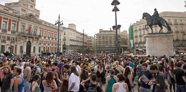 Varios cientos de 'indignados' se concentran en Sol para pedir la libertad de los 18 detenidos esta madrugada