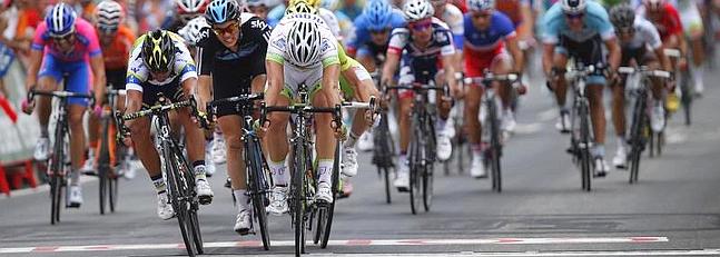 Degenkolb gana el primer sprint