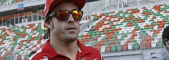 Alonso llega a la India pleno de optimismo